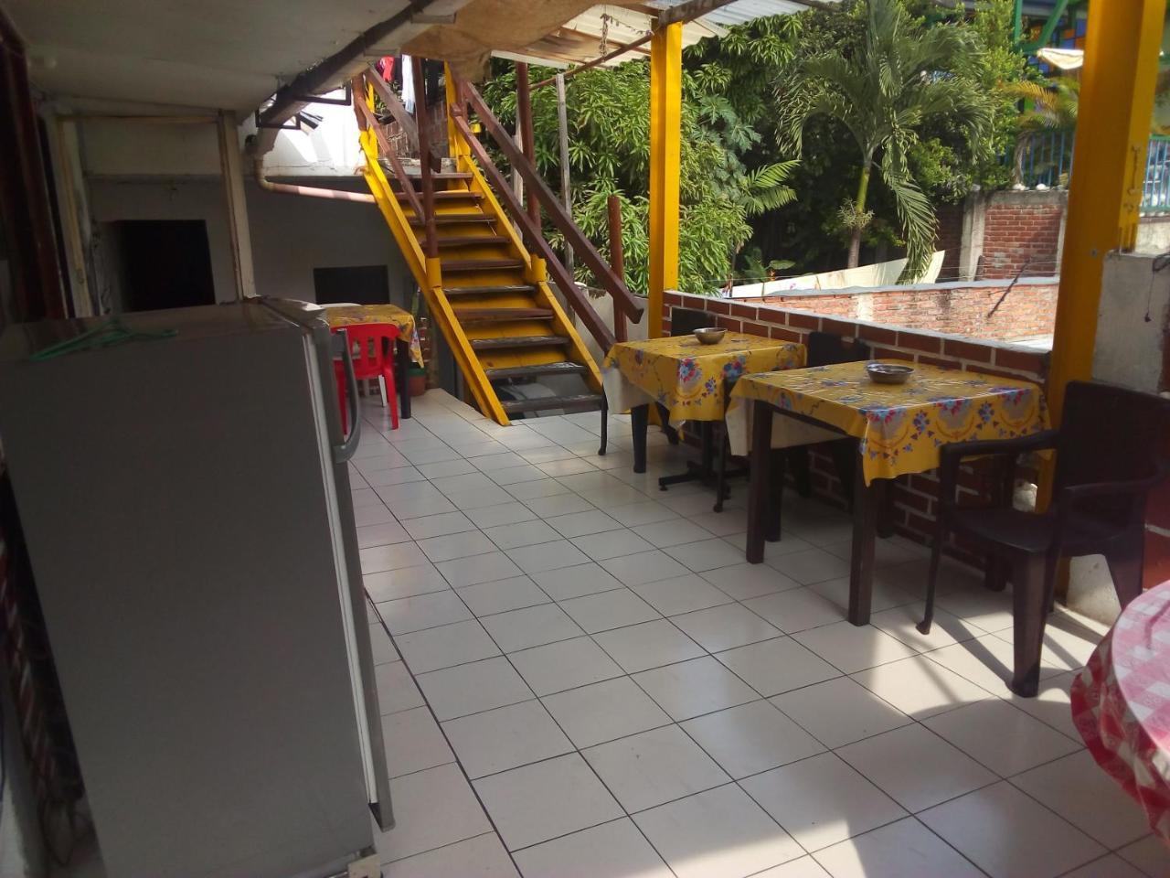 Hostal Casa Amarilla Cali Exterior foto
